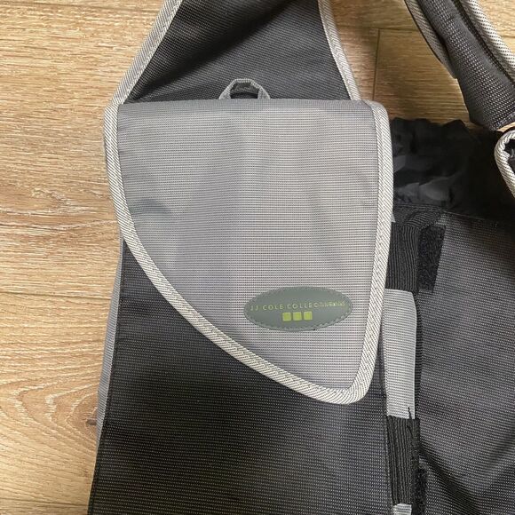 JJ Cole Collections Over The Shoulder Diaper Bag Sling Black & Gray Trav… - Picture 2 of 5